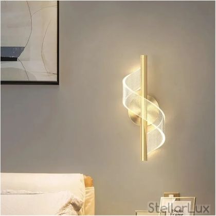 LUMINA SPIRAL – Дизайнерски LED аплик в злато с ефект „Светлинна спирала“ | 3000K