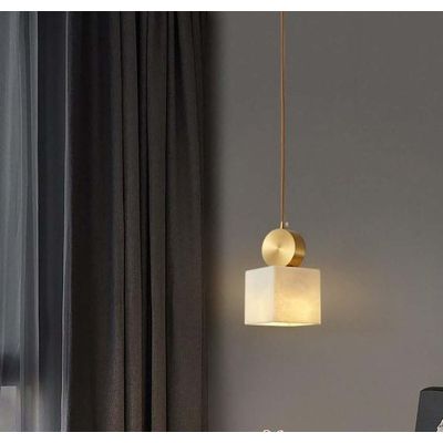 MARBLE CUBE GOLD – Луксозен пендел от естествен мрамор със златен акцент | G9